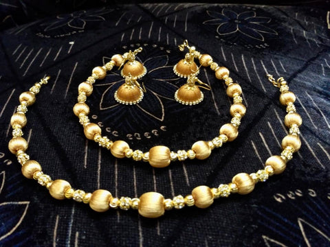 Women Silk Threaded Jewellery Set